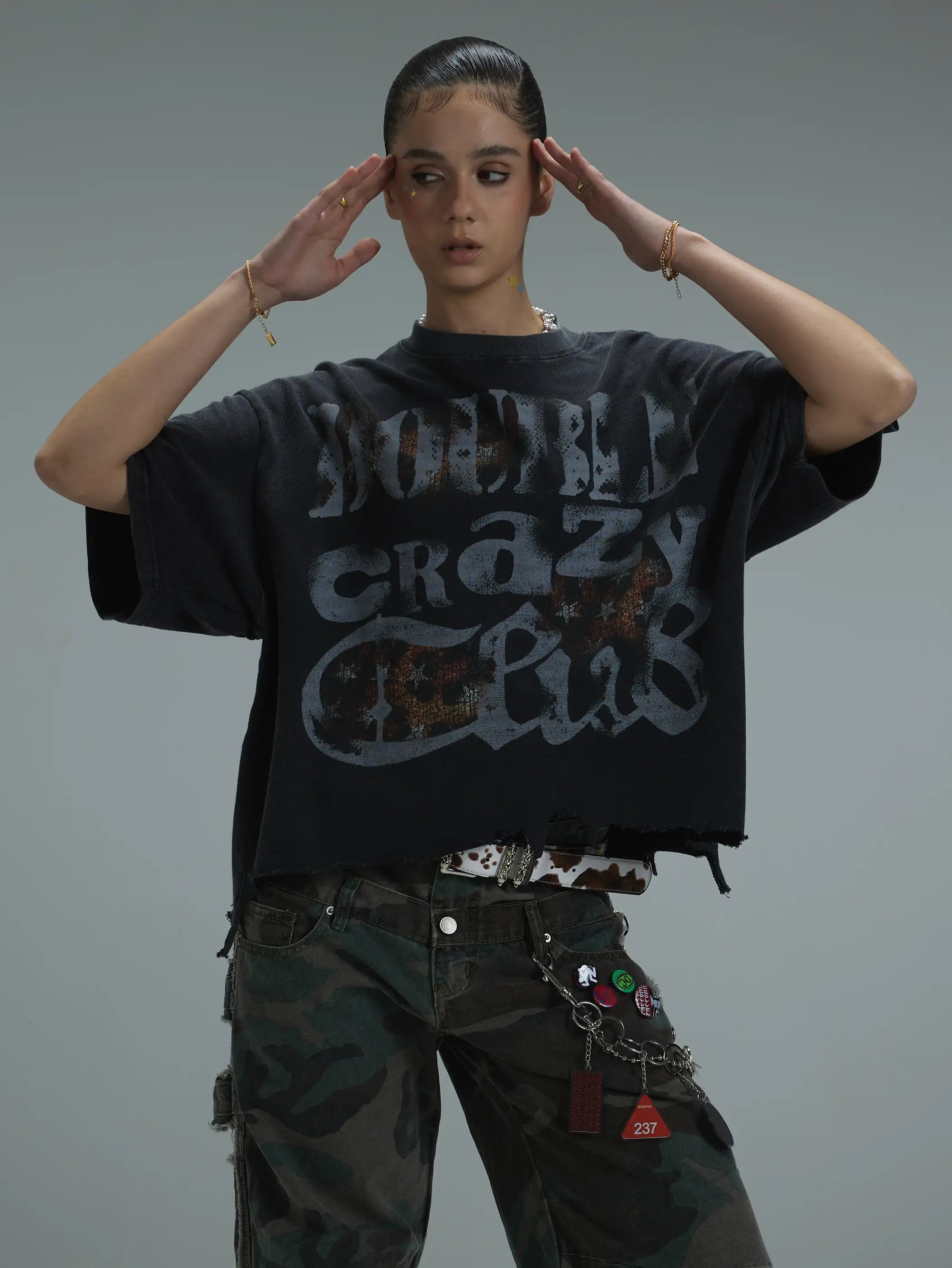 Distressed Logo Graphic T-shirt-422