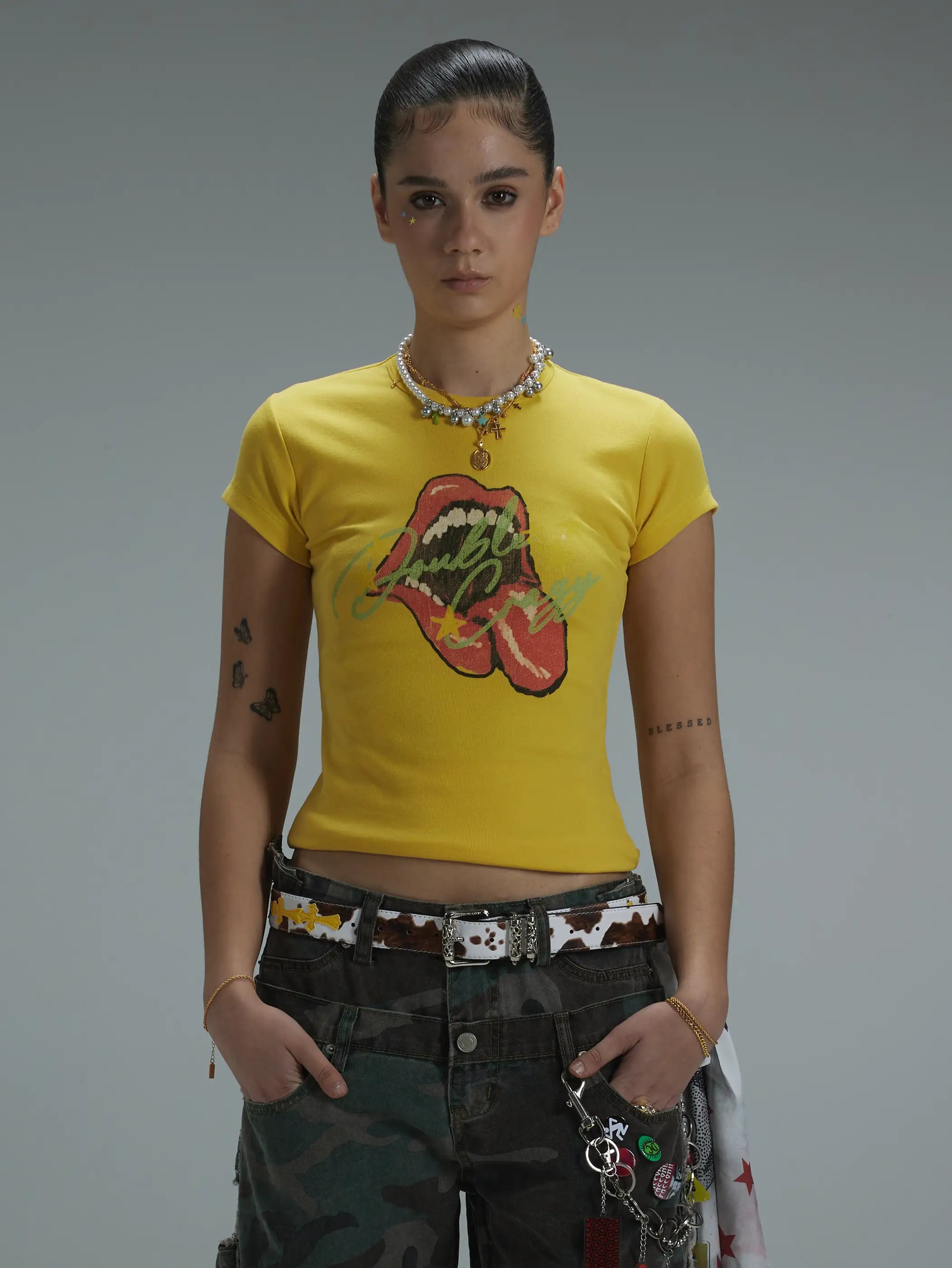 Y2K Grunge Rolling Lips Baby Tee-438