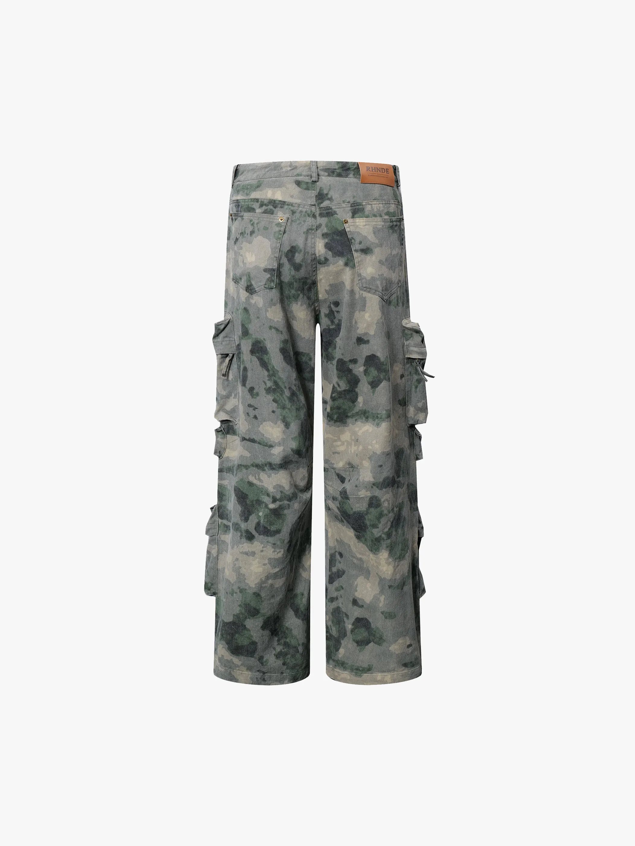 Multi-Pocket Camouflage Cargo Pants with Rugged Utility Design