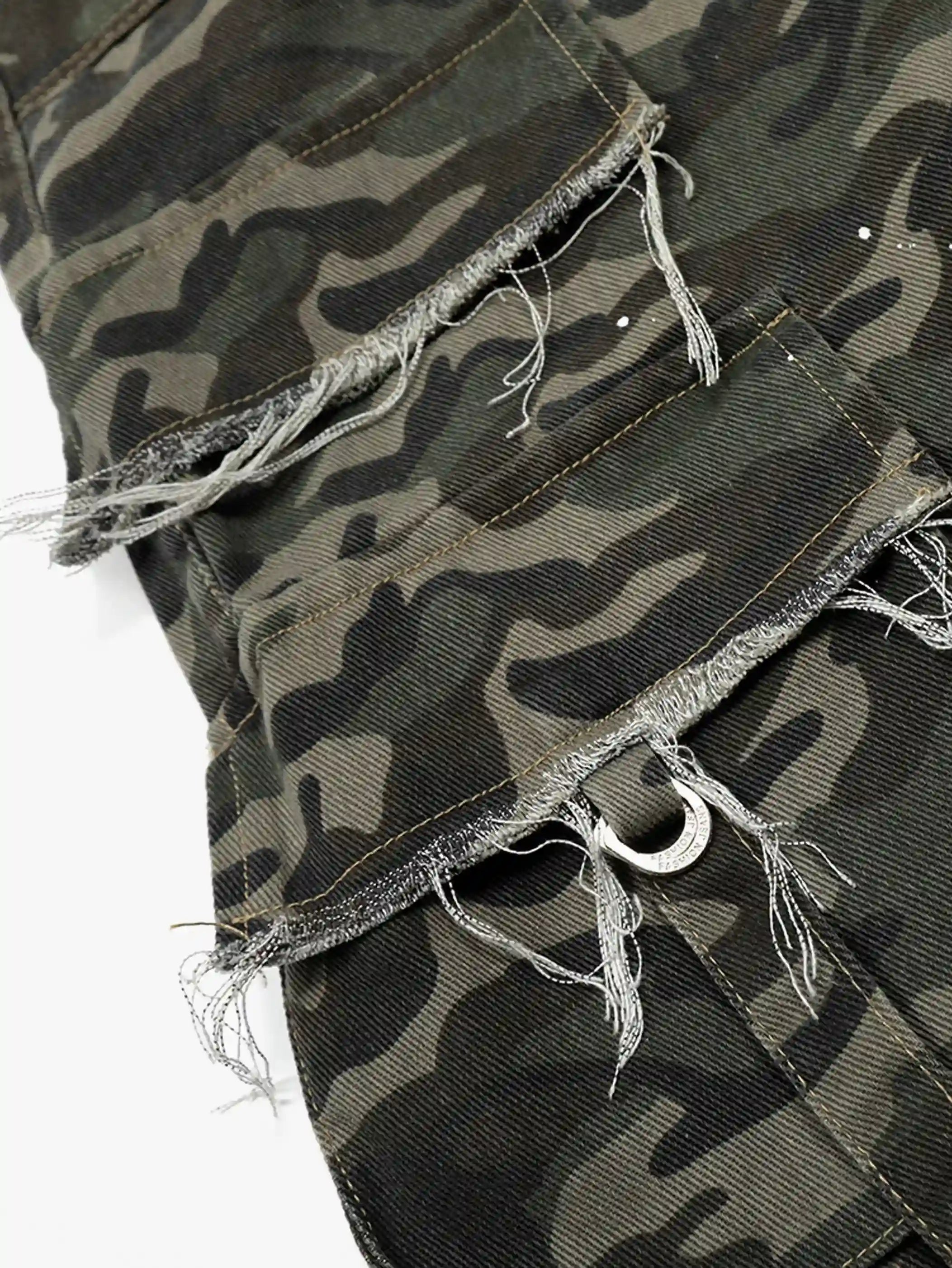 Wide Leg Camo Distressed Cargo Shorts-S1049