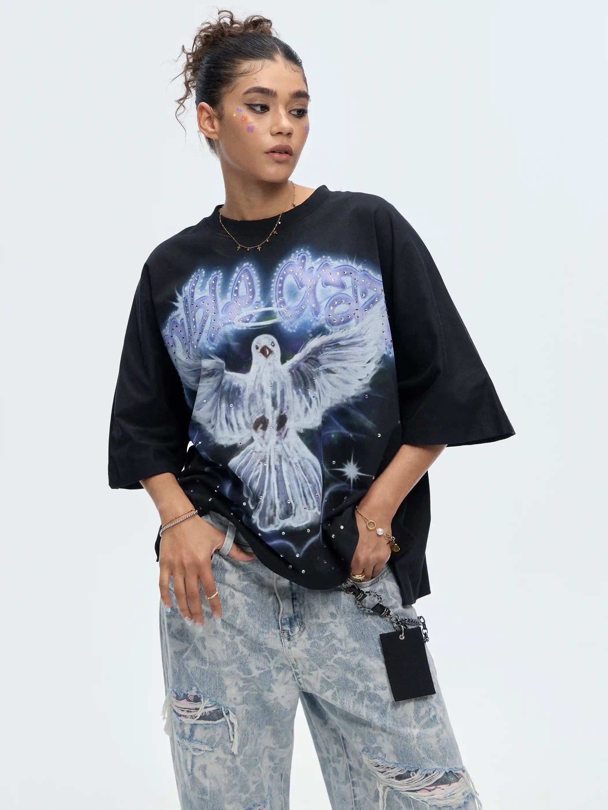 Camiseta de pedrería con aerógrafo de paloma-531