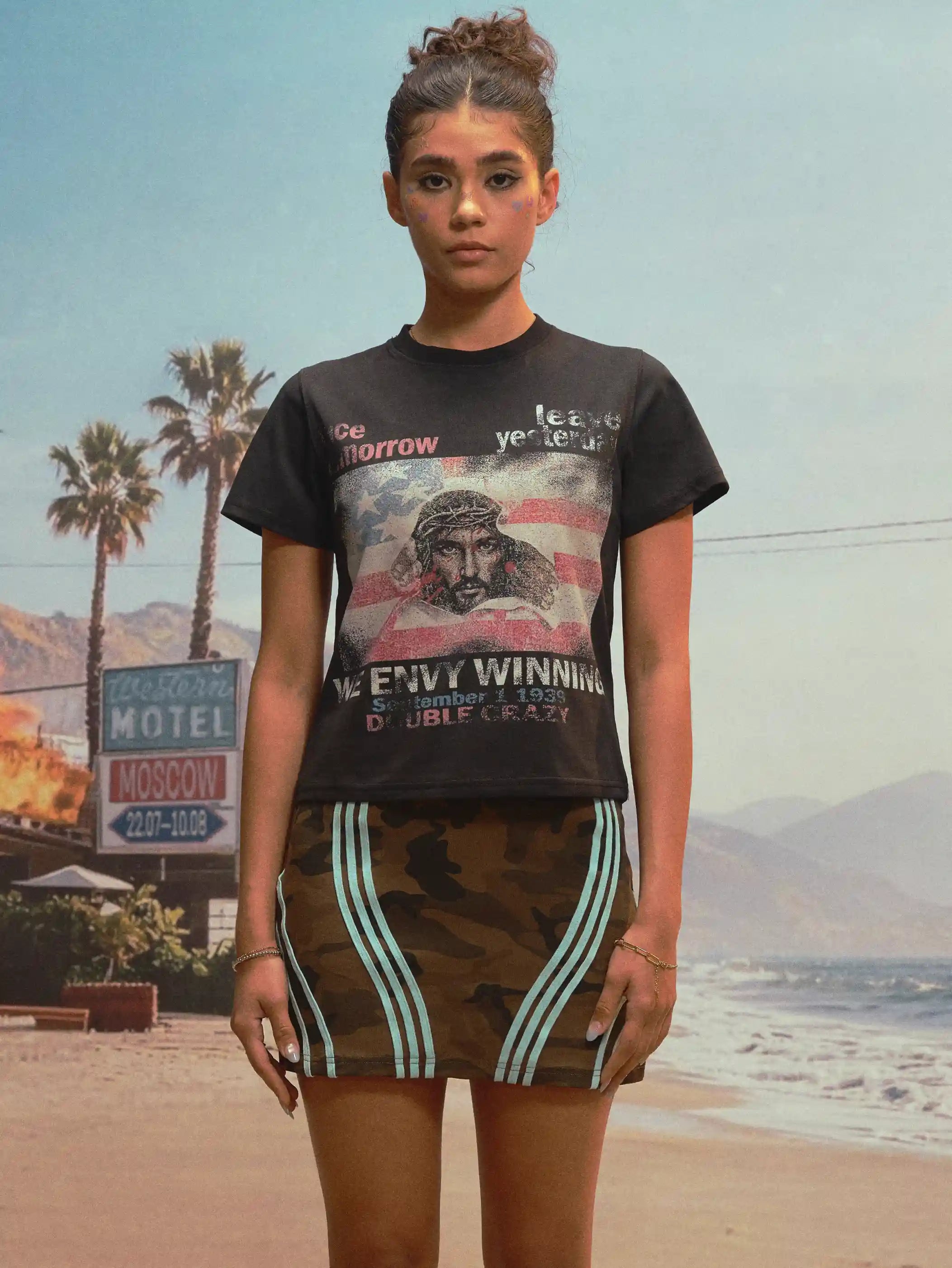 90s Vintage Graphic Regular Tee-546