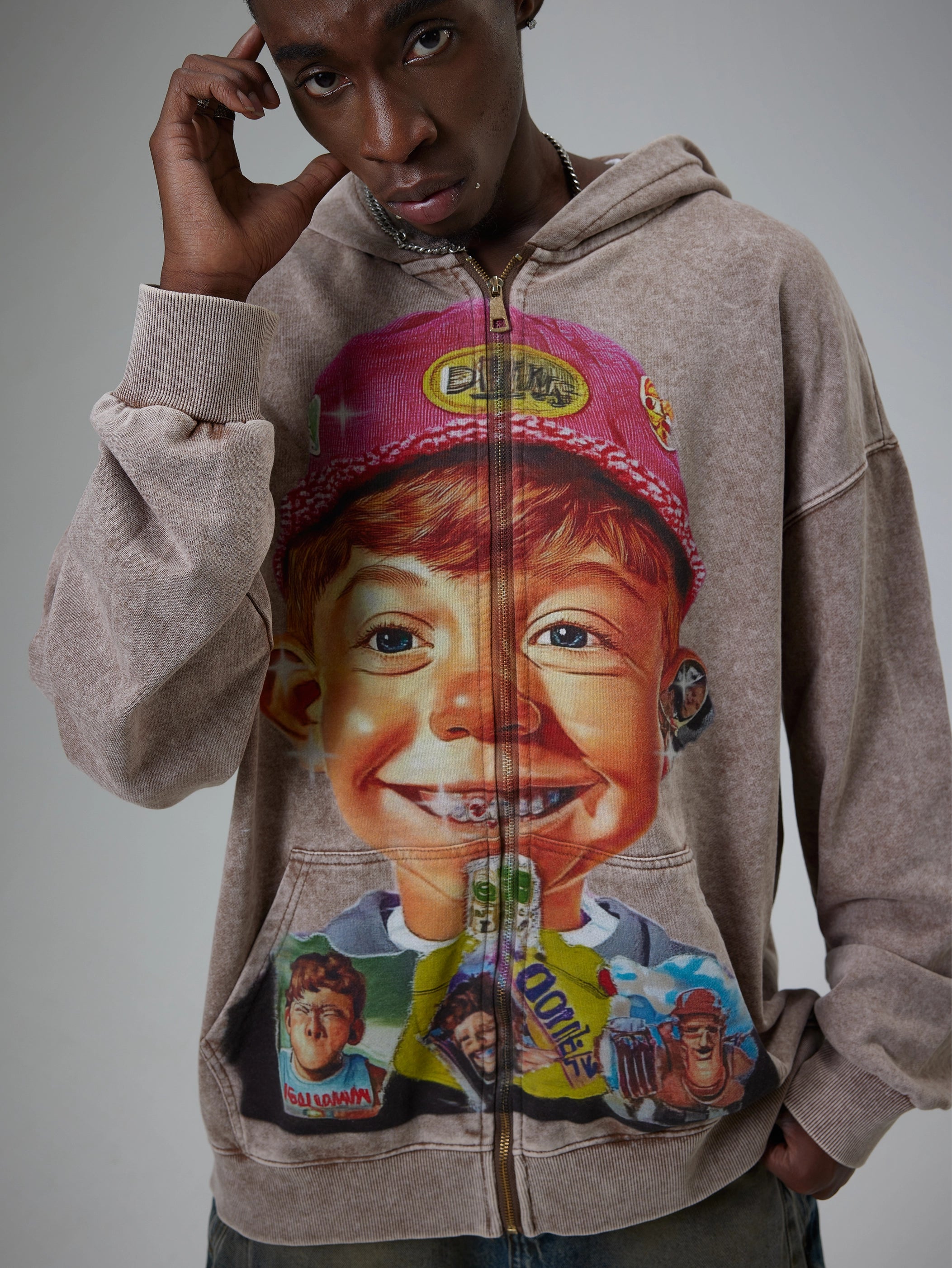 Sweat à capuche marron rétro avec dessin animé et imprimé graphique