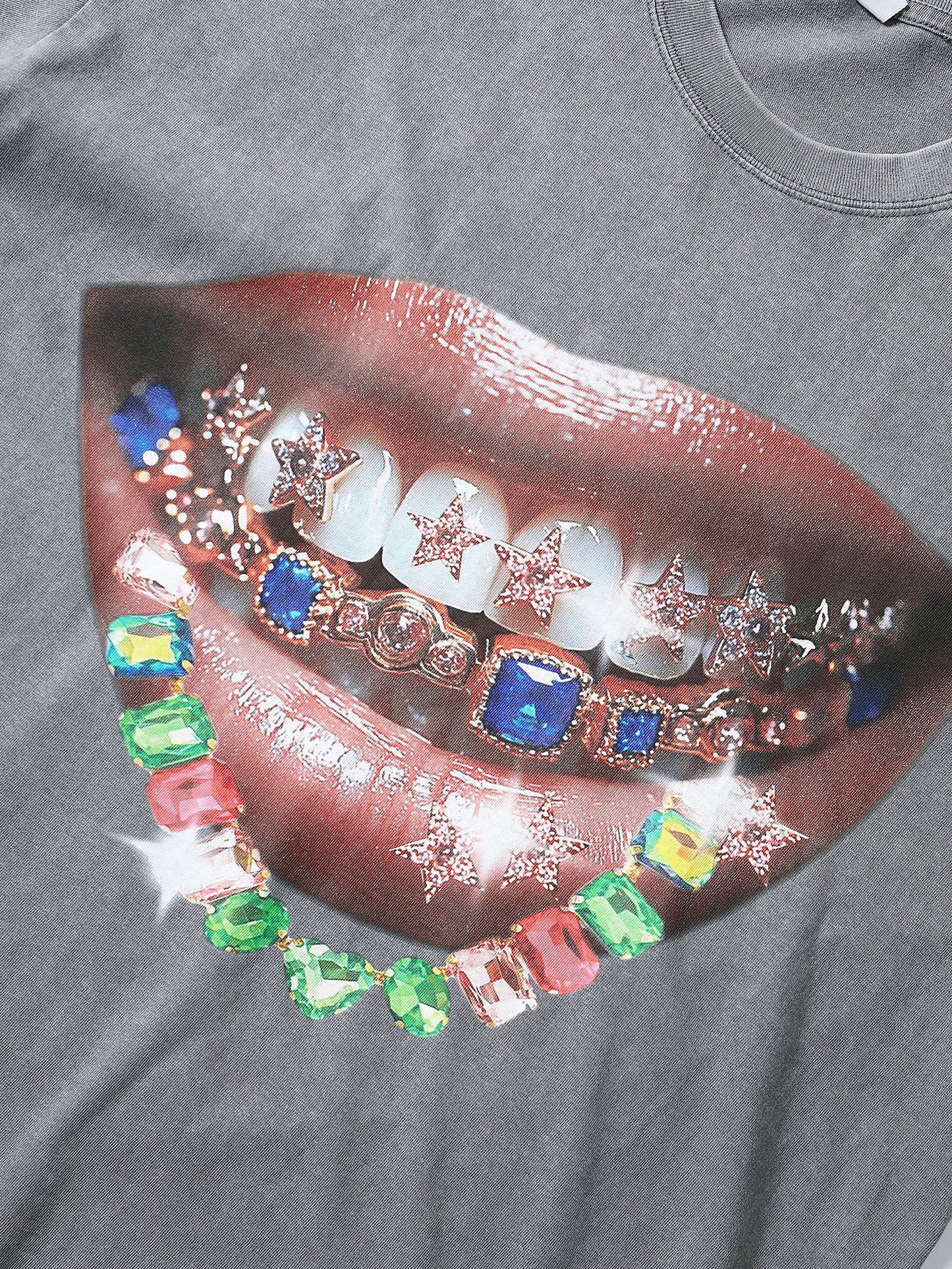 Gray Oversized T-Shirt Bold Lip Graphic Print Unisex Casual Streetwear Tee - 015