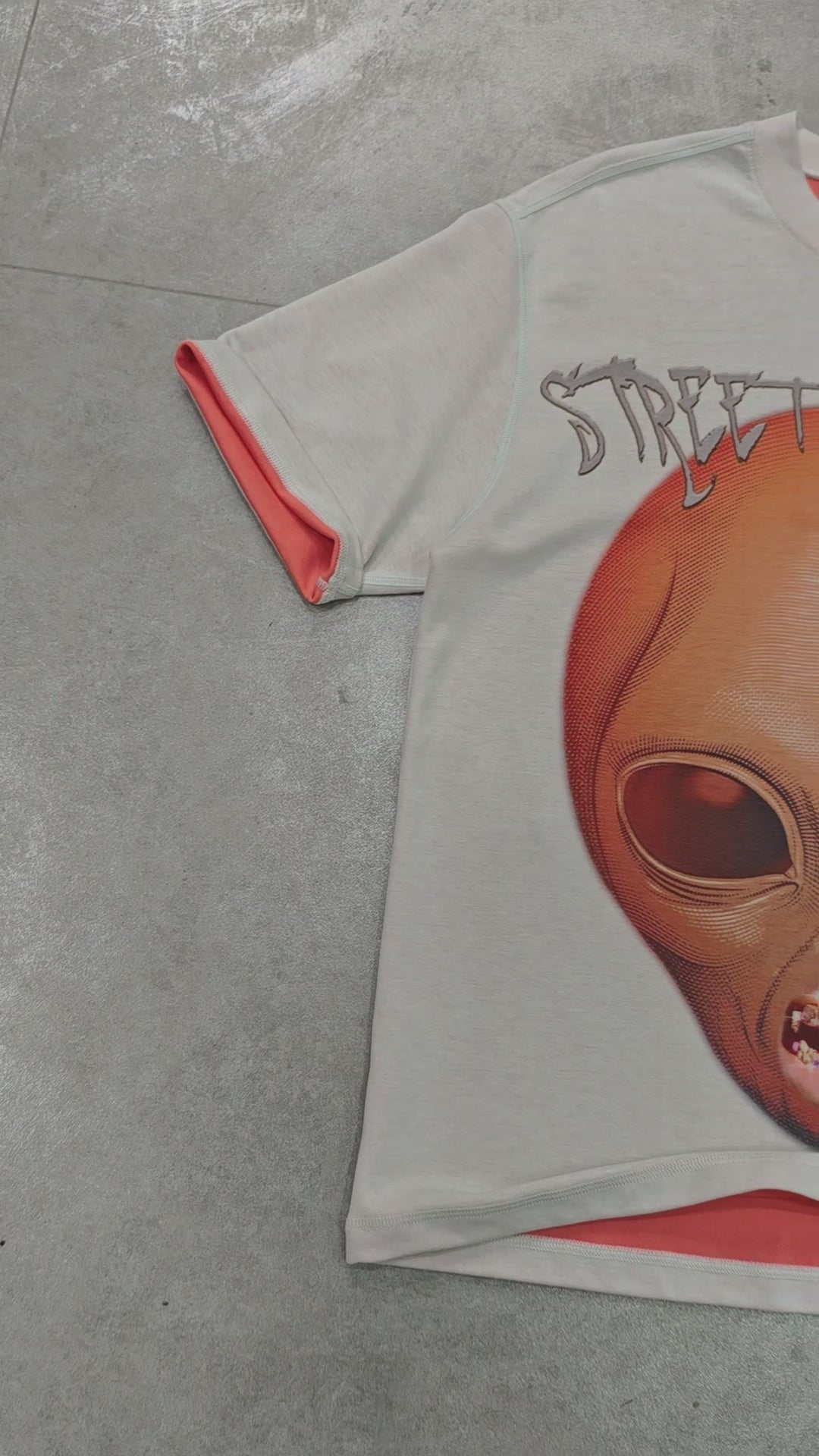 Double-Sided Two-Tone Alien Street Buddies T-shirt-248
