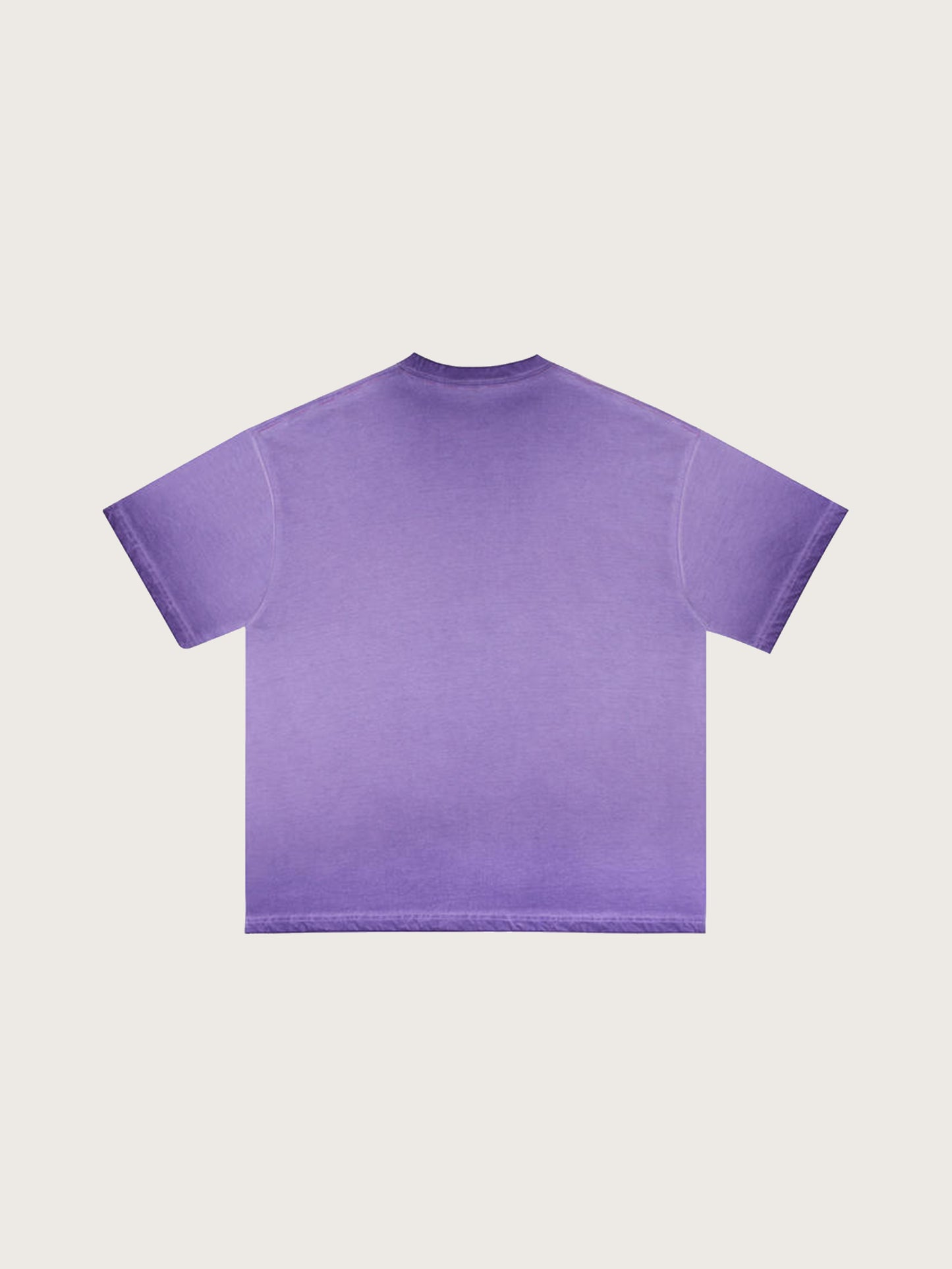 Nouveauté : T-shirt graphique violet avec imprimé crème glacée et lèvres