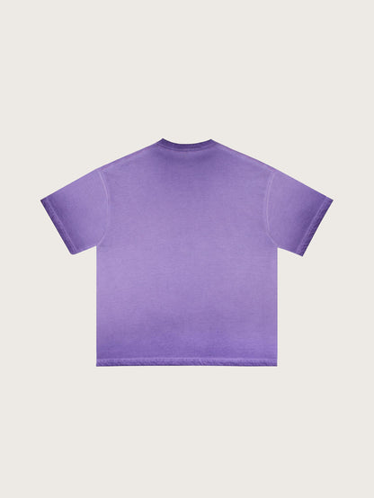 Nouveauté : T-shirt graphique violet avec imprimé crème glacée et lèvres