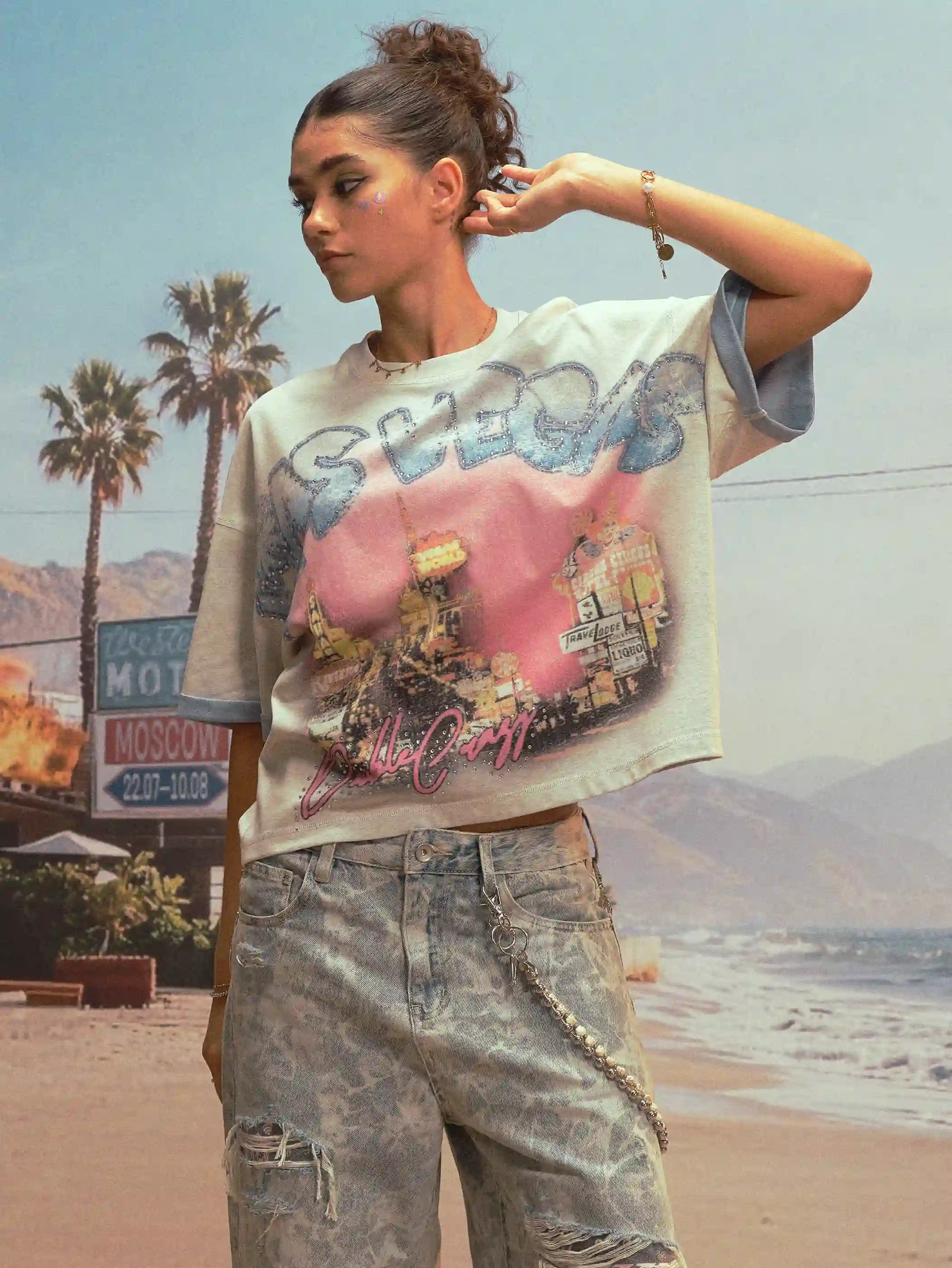 T-shirt contrastant Vegas Rhinestone Ringer - 473