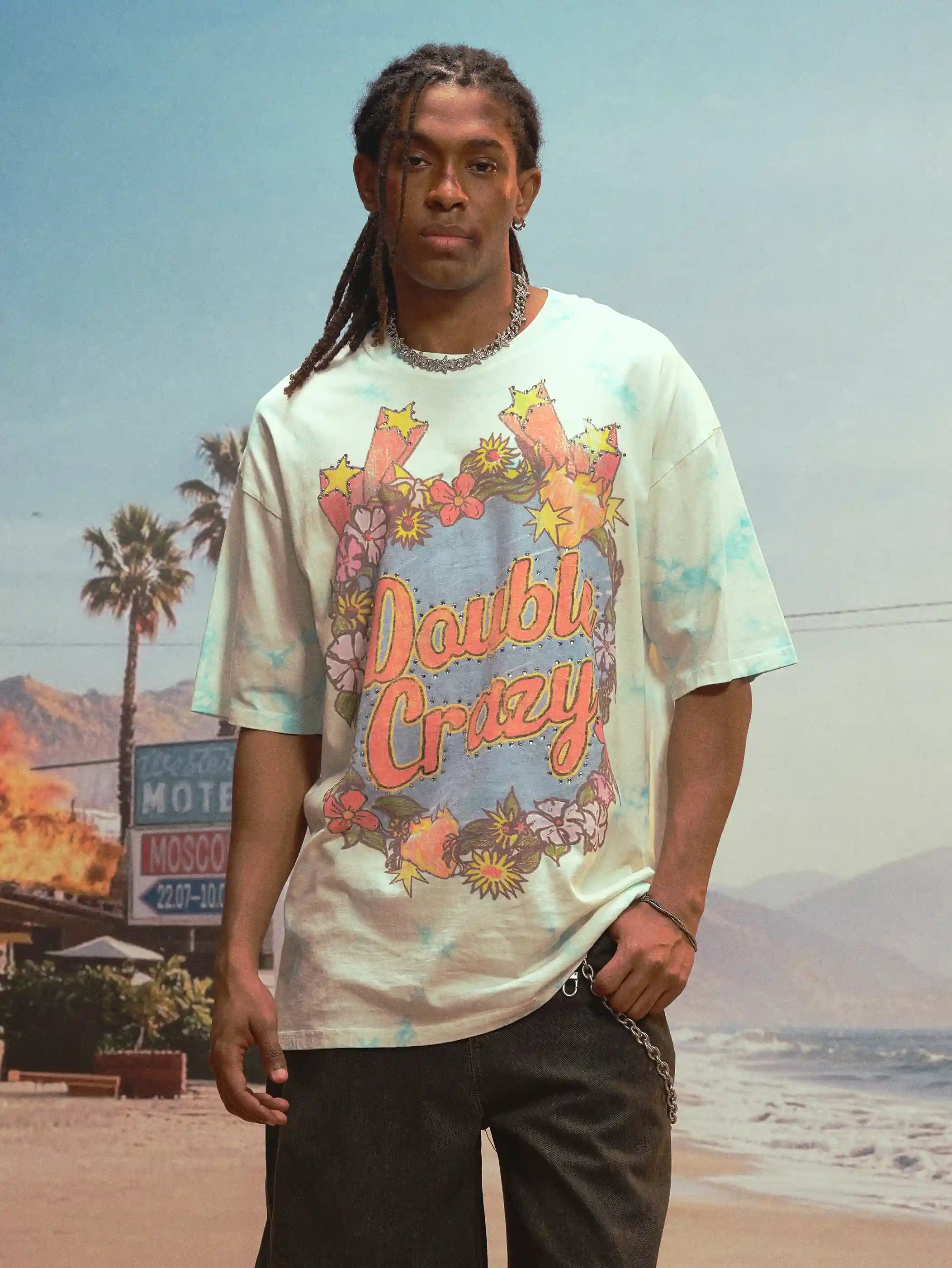 Camiseta con tinte anudado, pedrería floral - 477