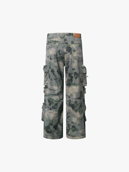 Pantalon cargo camouflage multi-poches au design utilitaire robuste