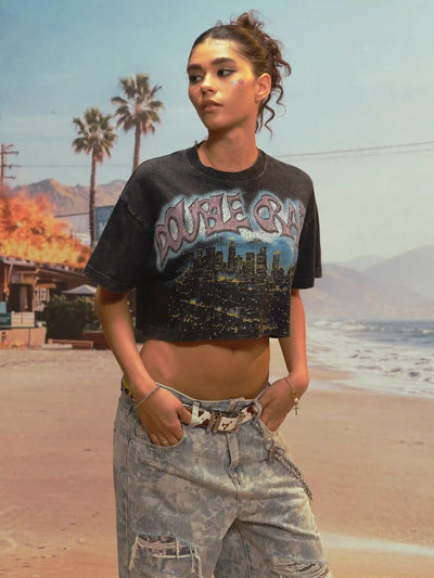 Camiseta corta Boxy con estampado Skyline de L.A. y pedrería-541