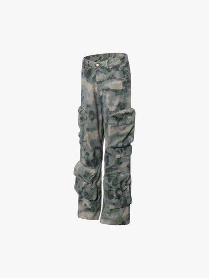 Pantalon cargo camouflage multi-poches au design utilitaire robuste