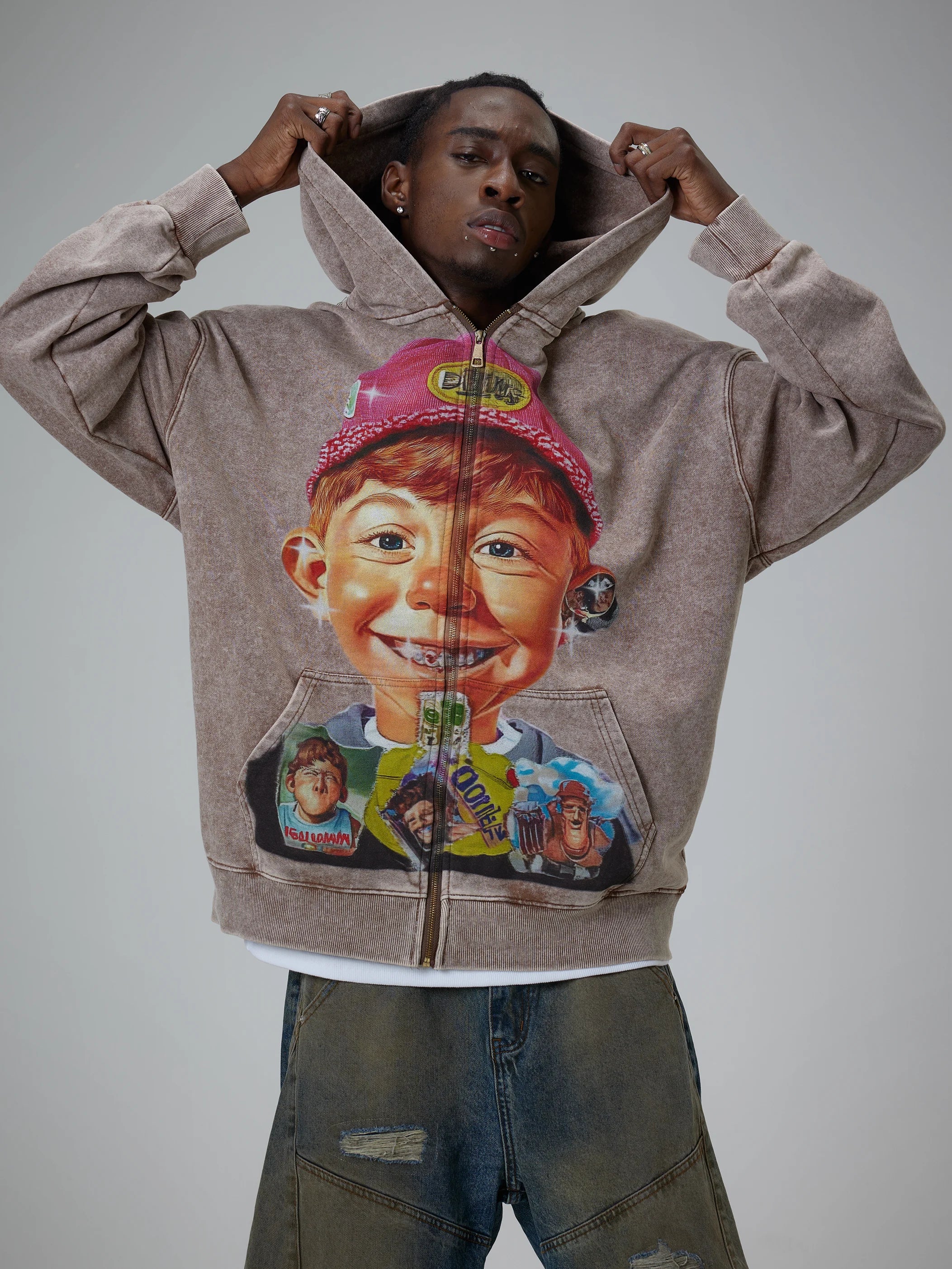 Sweat à capuche marron rétro avec dessin animé et imprimé graphique 