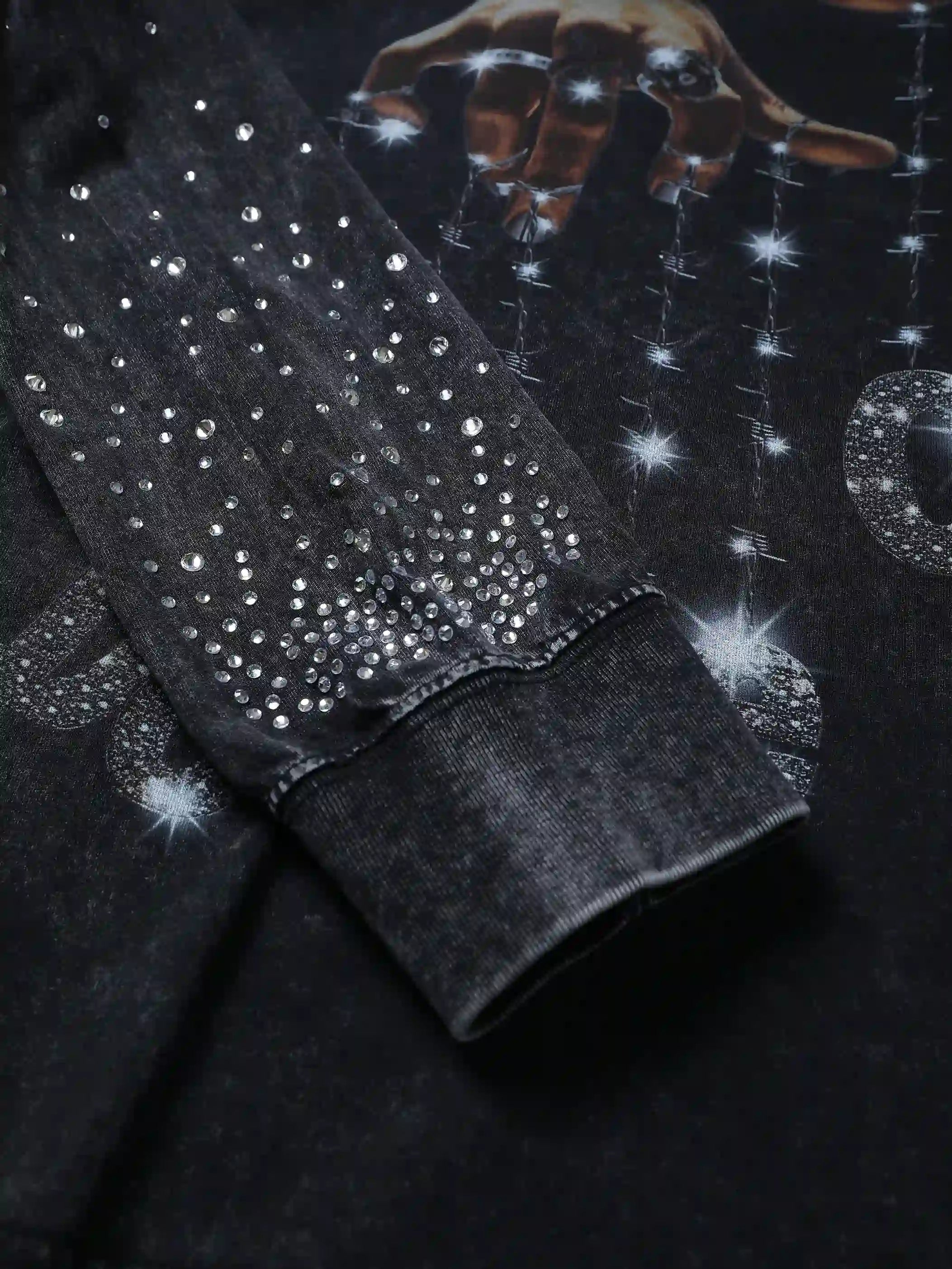 Hand Puppet Graphic Sweatshirt-098