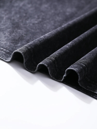 T-shirt graphique audacieux avec lèvres rouges et détails de balle pour un style streetwear tendance