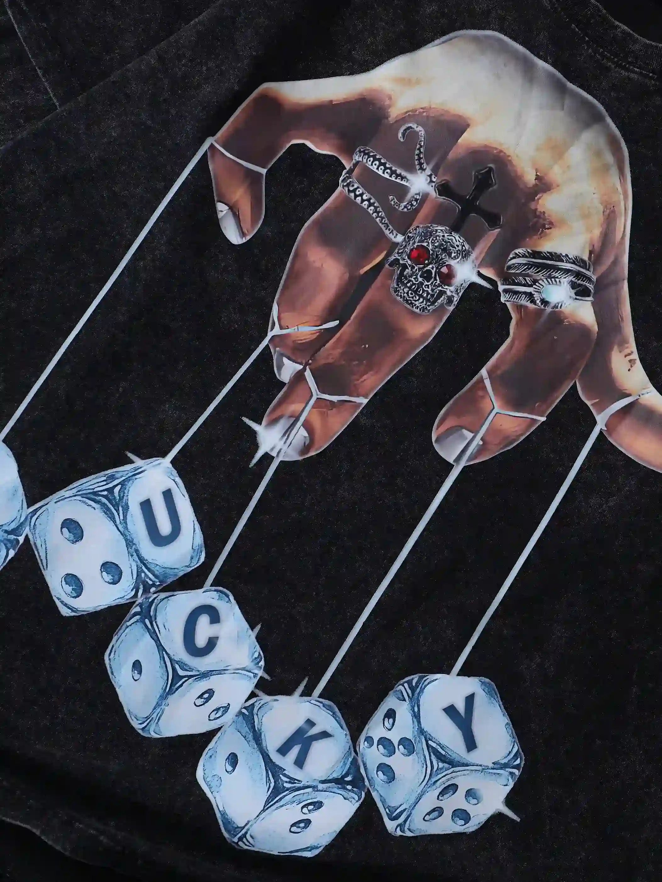 Sweat-shirt graphique Lucky Dice de style nouveau avec motif tête de mort et chaîne