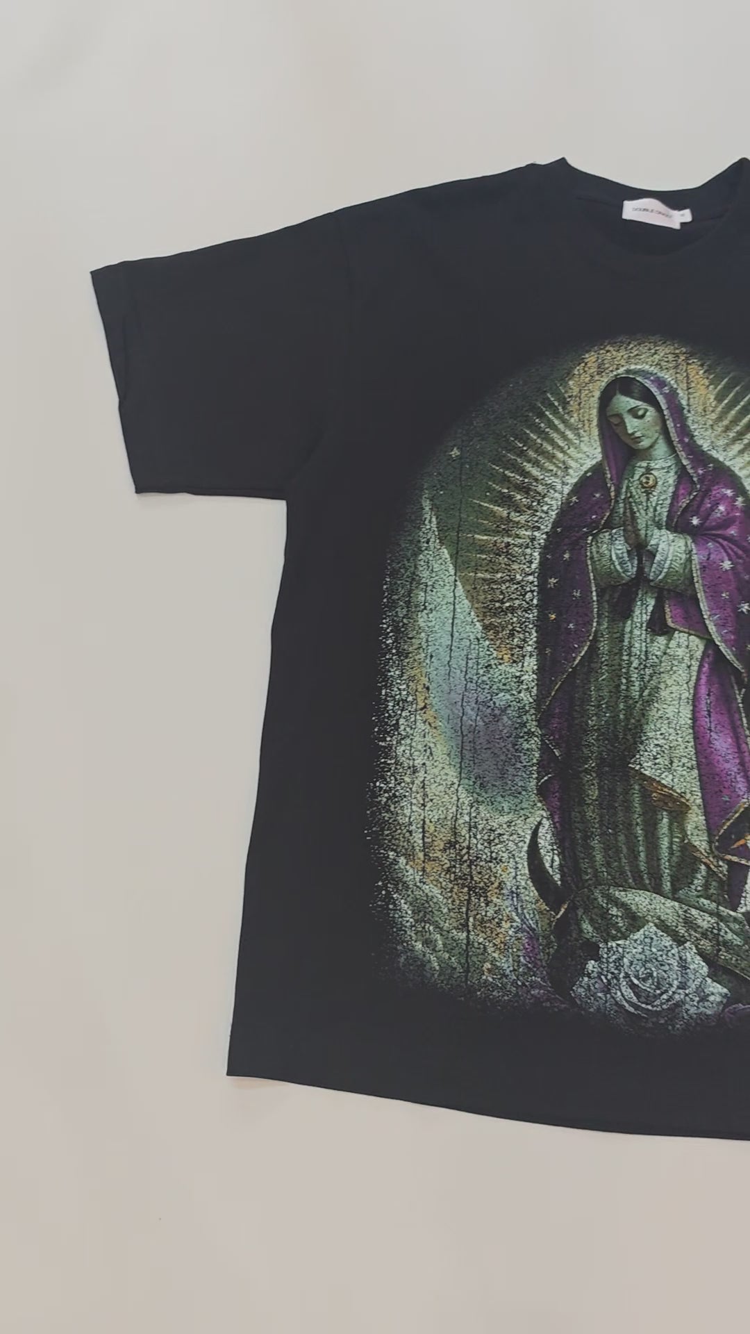 Charger la vidéo: Virgin Mary Rhinestone Print T-shirt-181